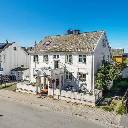 Gjestgiverier Opsahl Gjestegaard 3*